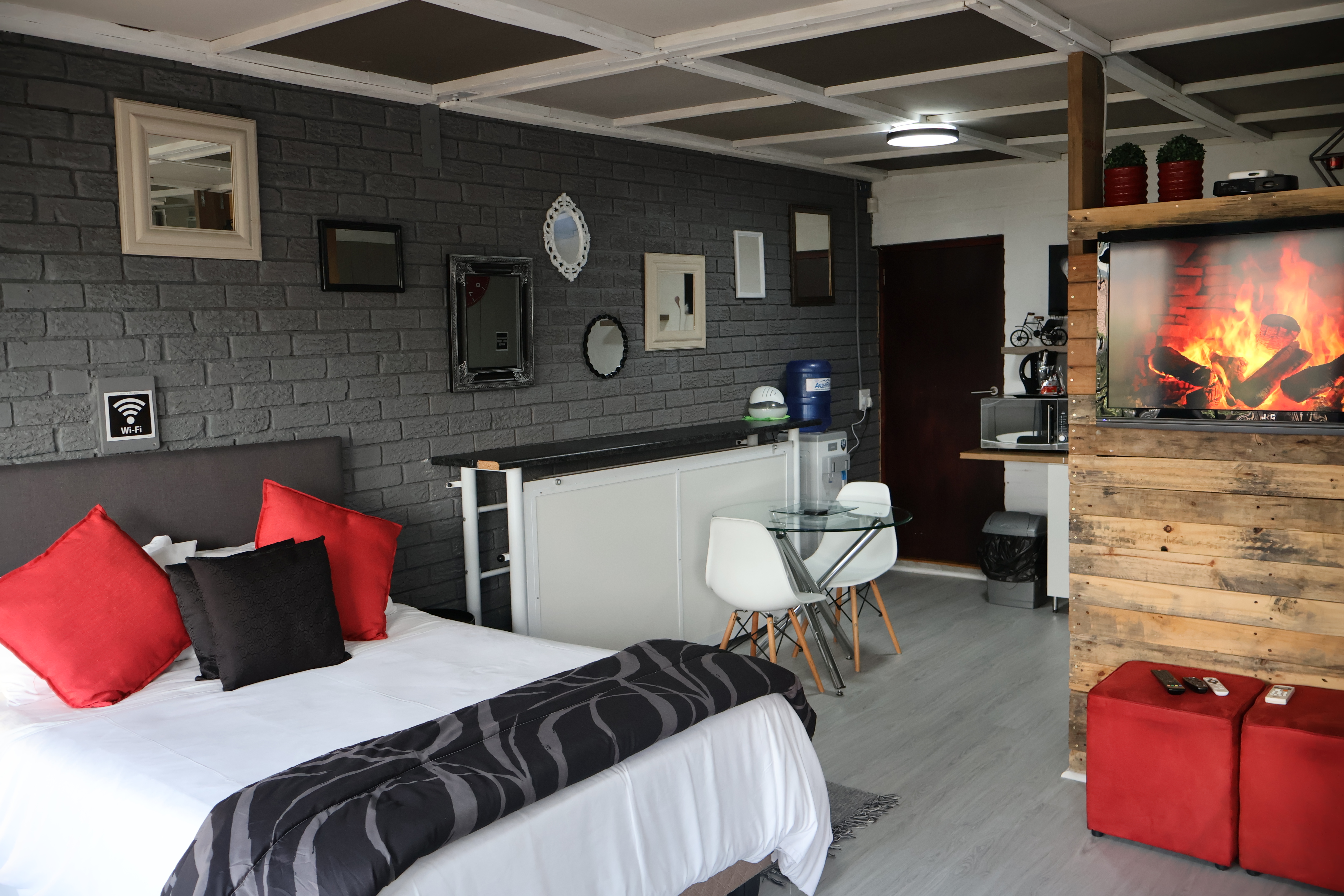 Azura Sleep - Rustic