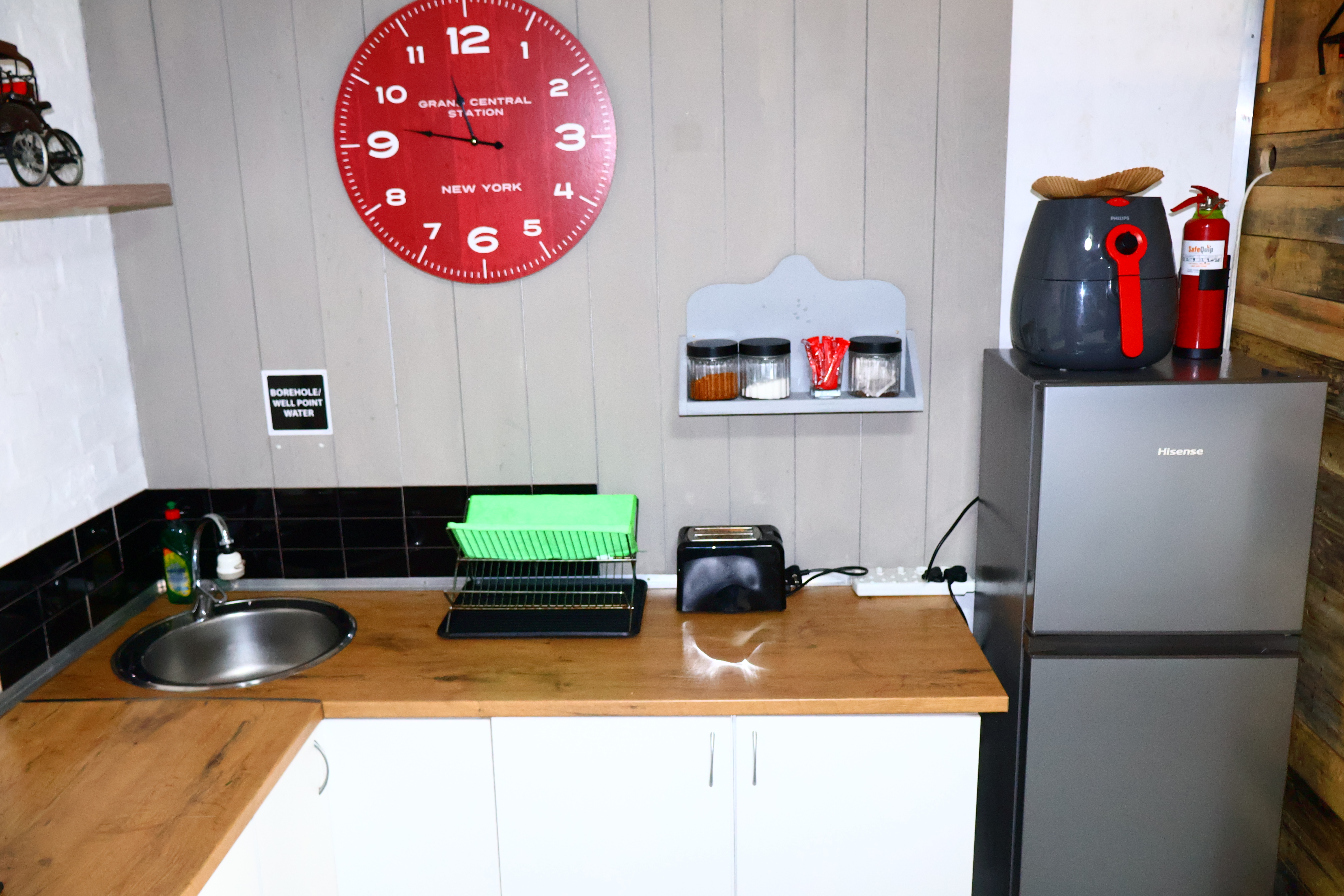 Azura Sleep - Rustic - Kitchen