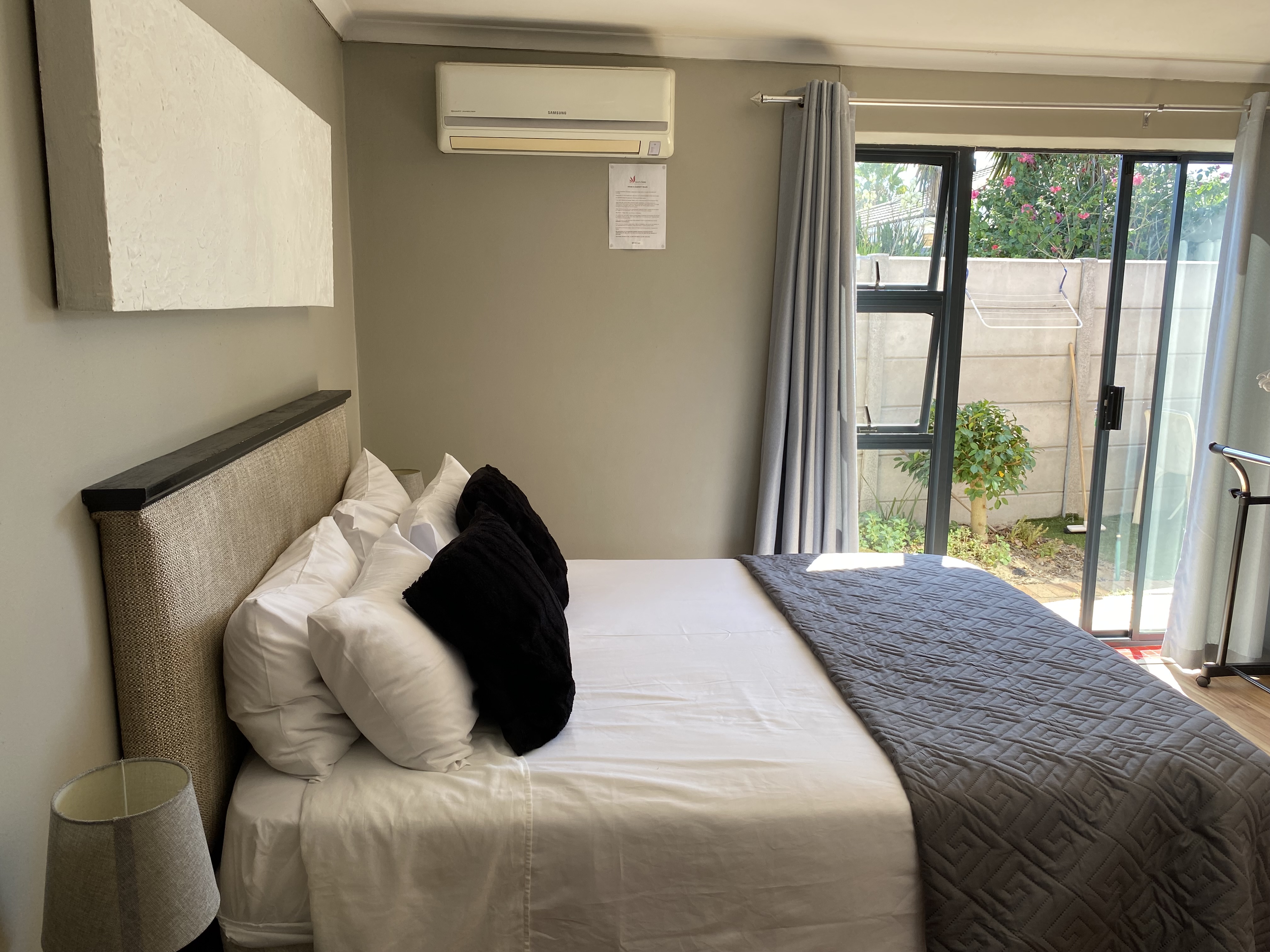 Azura Sleep - Studio